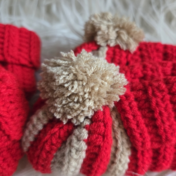 Cozy Red and Tan Handmade Knit Baby Booties - Picture 4 of 6